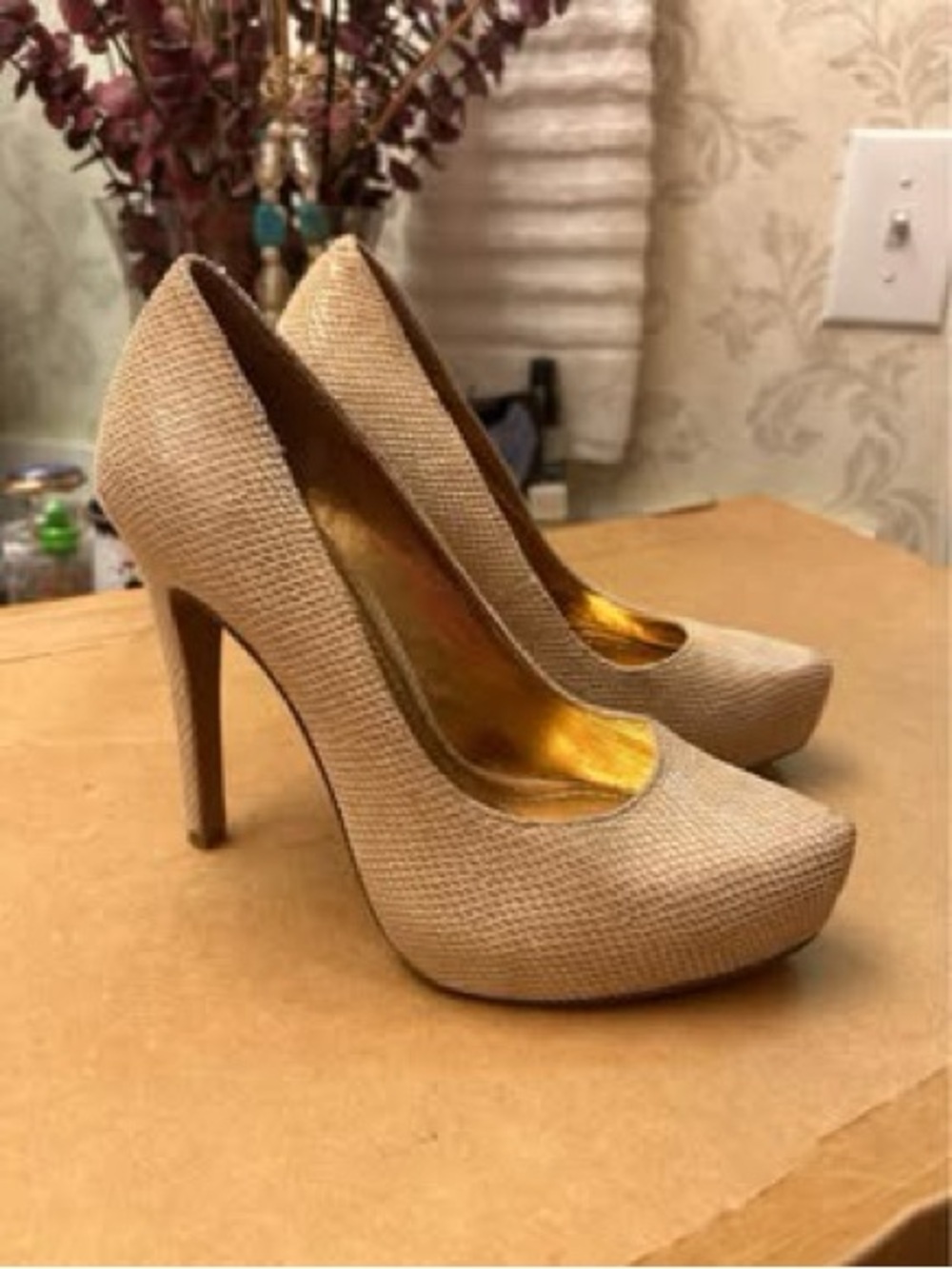 BCBGeneration Beige Platform High Heel Pumps Size 6
